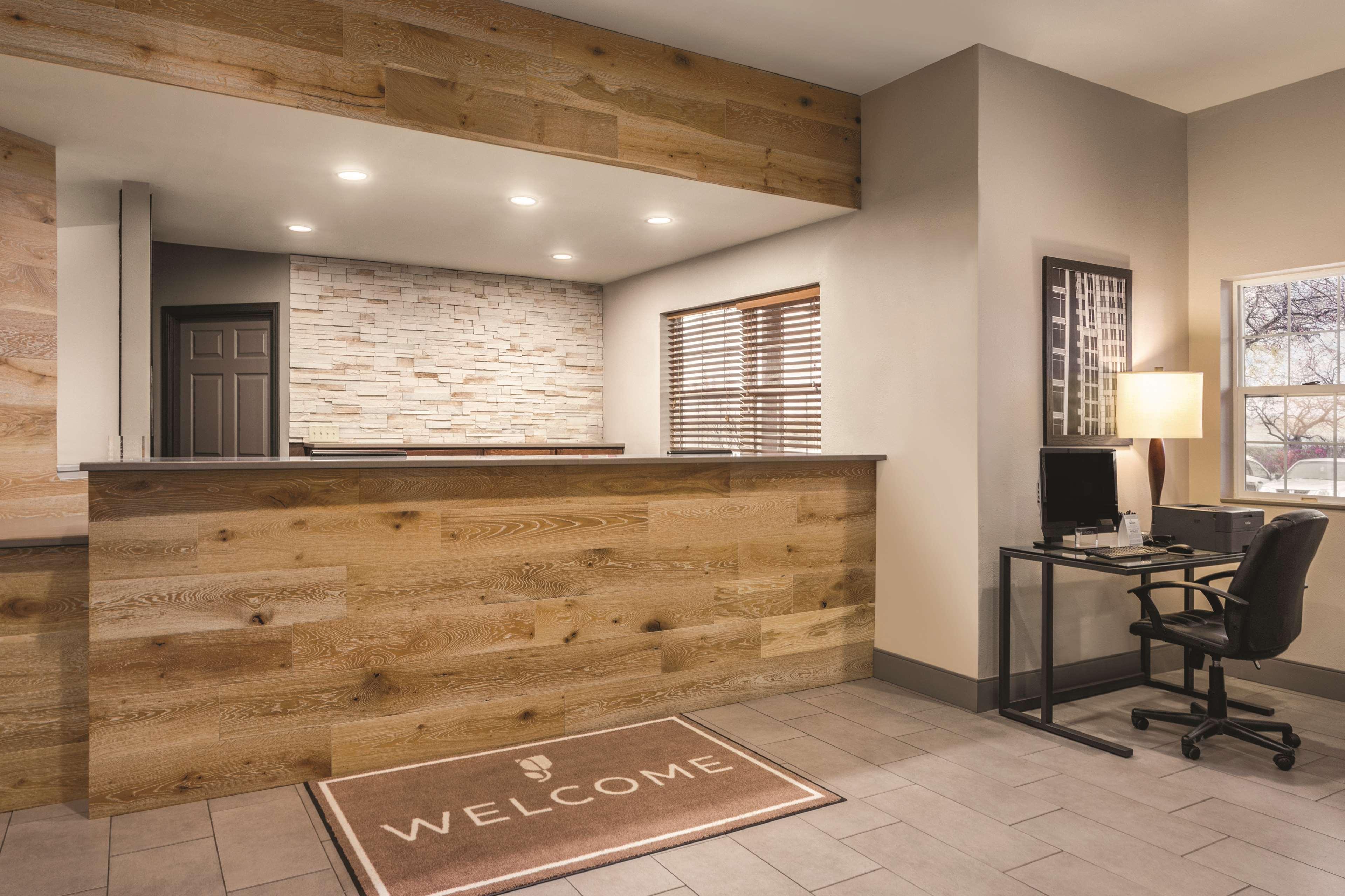 Country Inn & Suites By Radisson, Dakota Dunes, Sd Экстерьер фото
